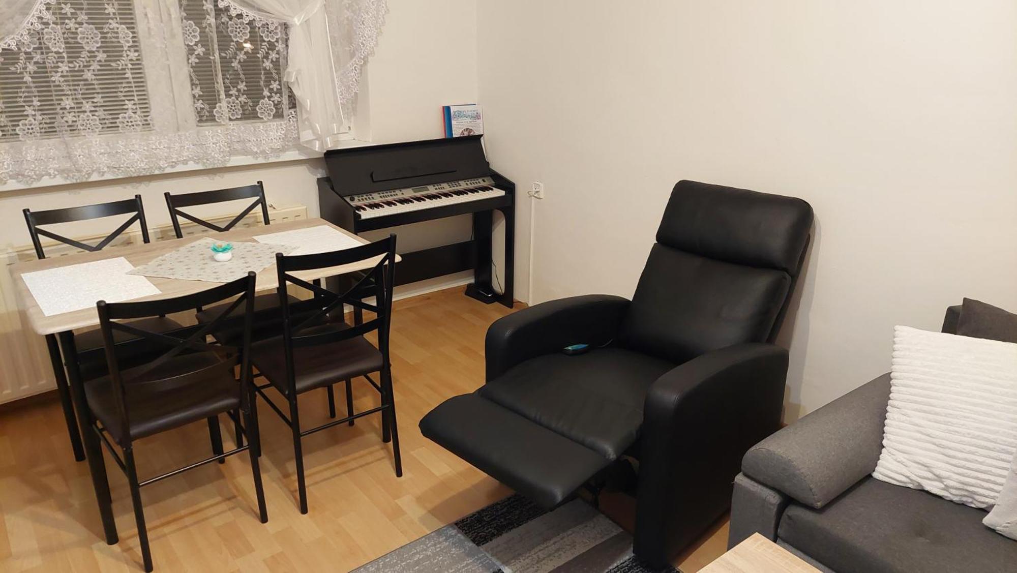 Karki Music Apartment 波普拉德 外观 照片